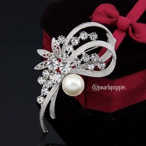 Pearl Pin/Brooch